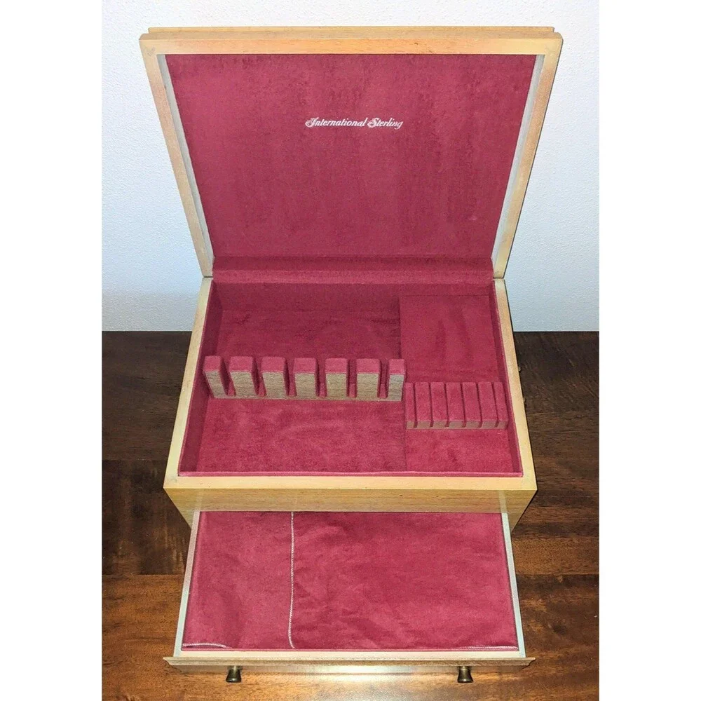 International Sterling Silverware Chest Vintage Tarnish Resistant Brass Hardware